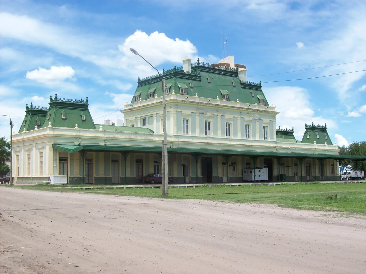 Andén de la ex-estación de trenes de San Luis, en la capital de la provincia del mismo nombre, Argentina.