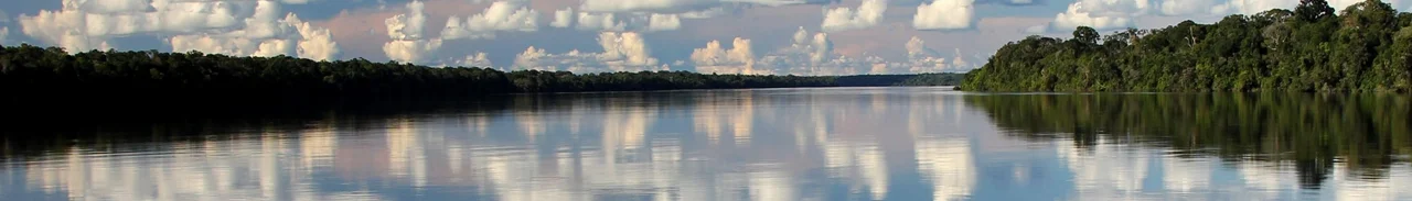 NUVENS SOBRE O RIO UAUPES, AFLUENTE DO RIO NEGRO.
TARACUA, AMAZONAS