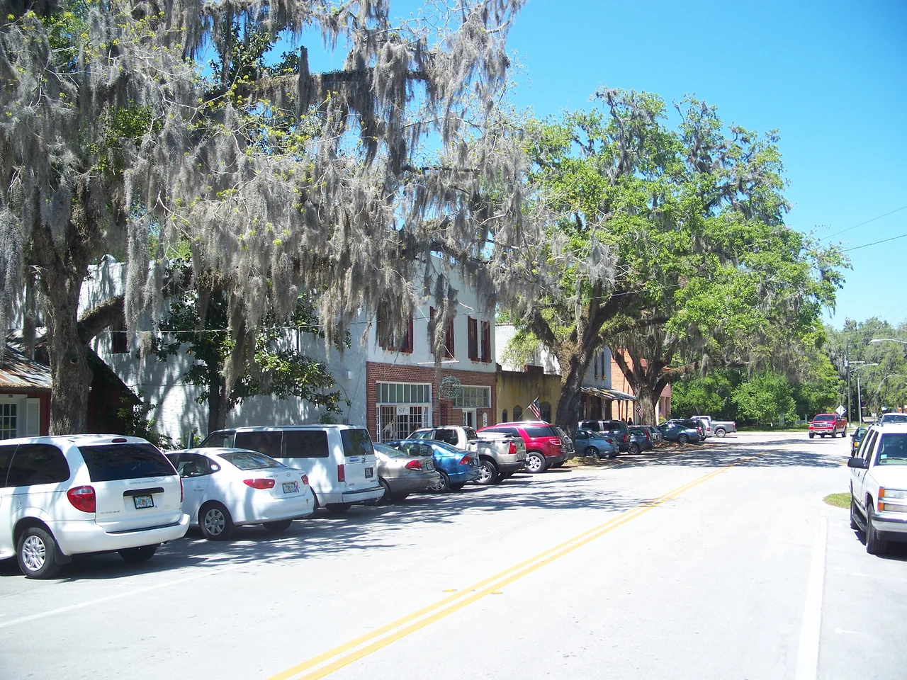 Micanopy Historic District, in Micanopy, Florida






This is an image of a place or building that is listed on the National Register of Historic Places in the United States of America. Its reference number is 83003512 (Wikidata).