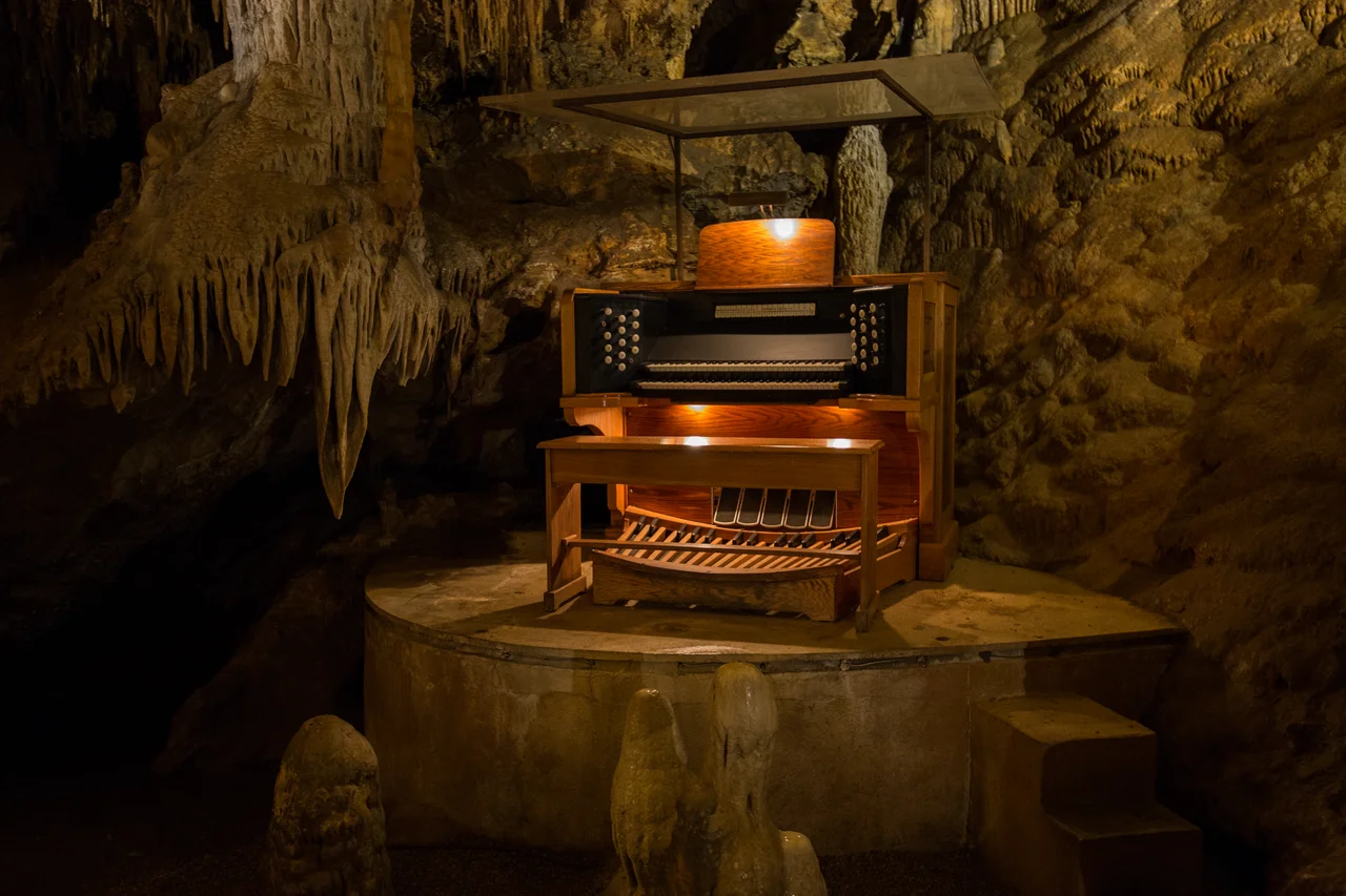 The Great Stalacpipe Organ booth at Luray Caverns