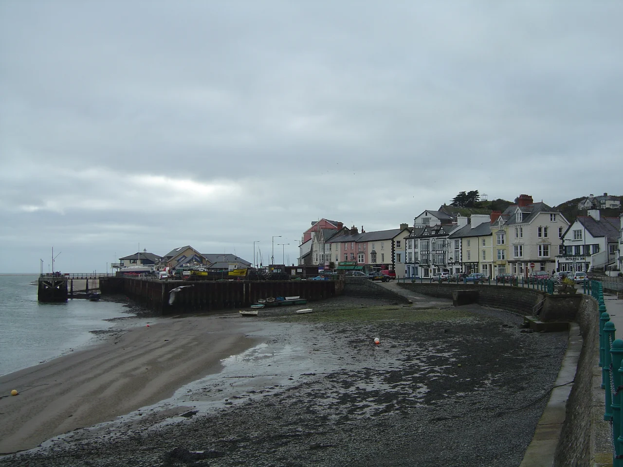Aberdyfi harbour
Deutsch:  Aberdyfi: hafen
Euskara:  Aberdyfiko malekoia
Italiano:  Panorama di Aberdyfi
Português:  O porto de Aberdyfi