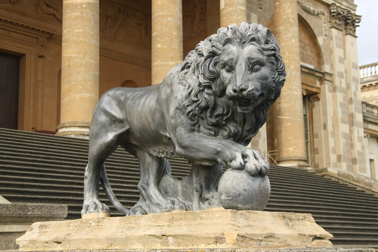 Stowe - The House - Lion sculpture