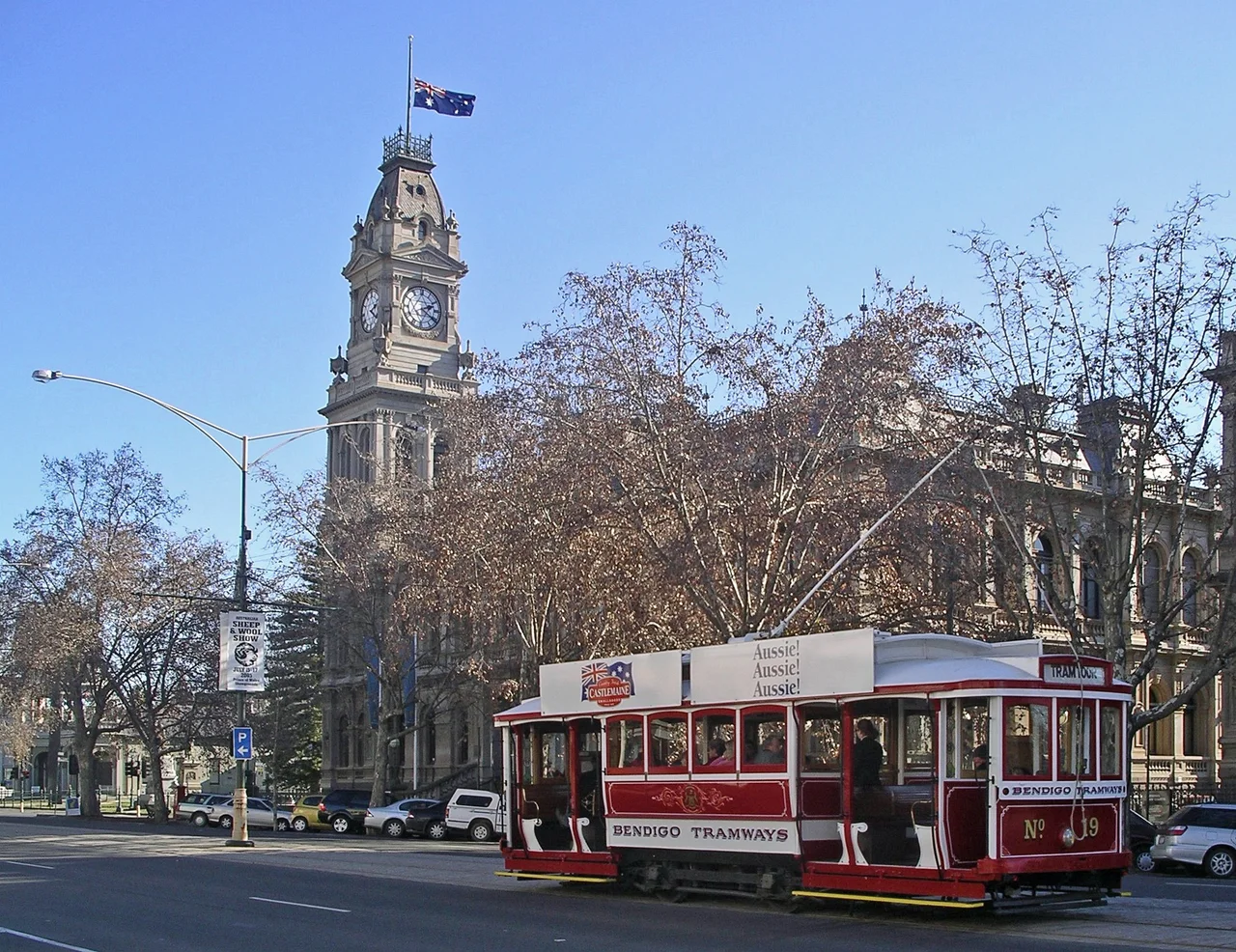 The historic post office in Bendigo, Australia, with the Bendigo Talking Tram in the foreground.