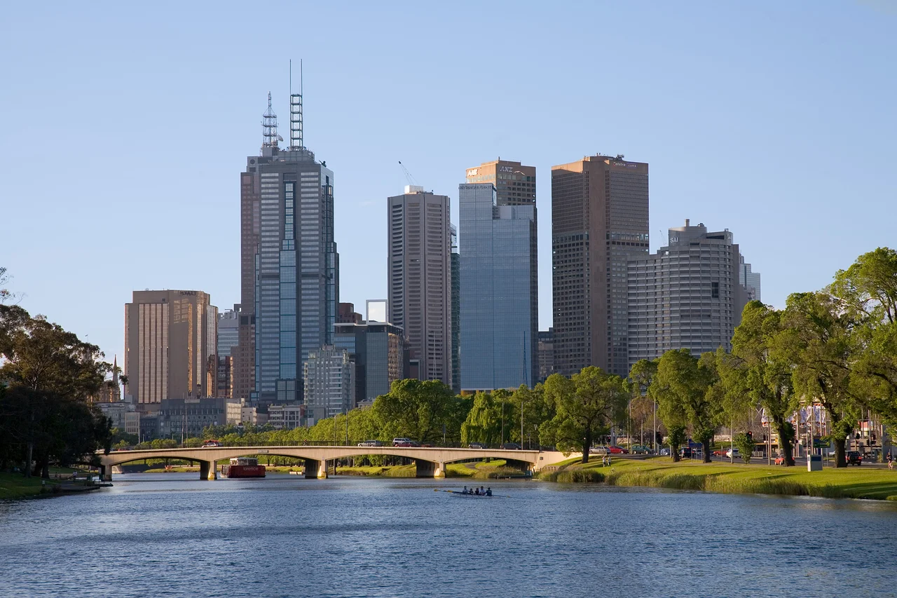 The Yarra River flowing past the Royal Botanical Gardens on the left and towards Birrarung Marr on the right on its way through the CBD. Taken with a Canon 5D and 24-105mm F/4L IS lens on the 23rd of October, 2005 by myself.