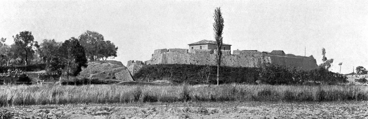 The castle of St. George's in Preveza, photographed by J. Chardon in 1911