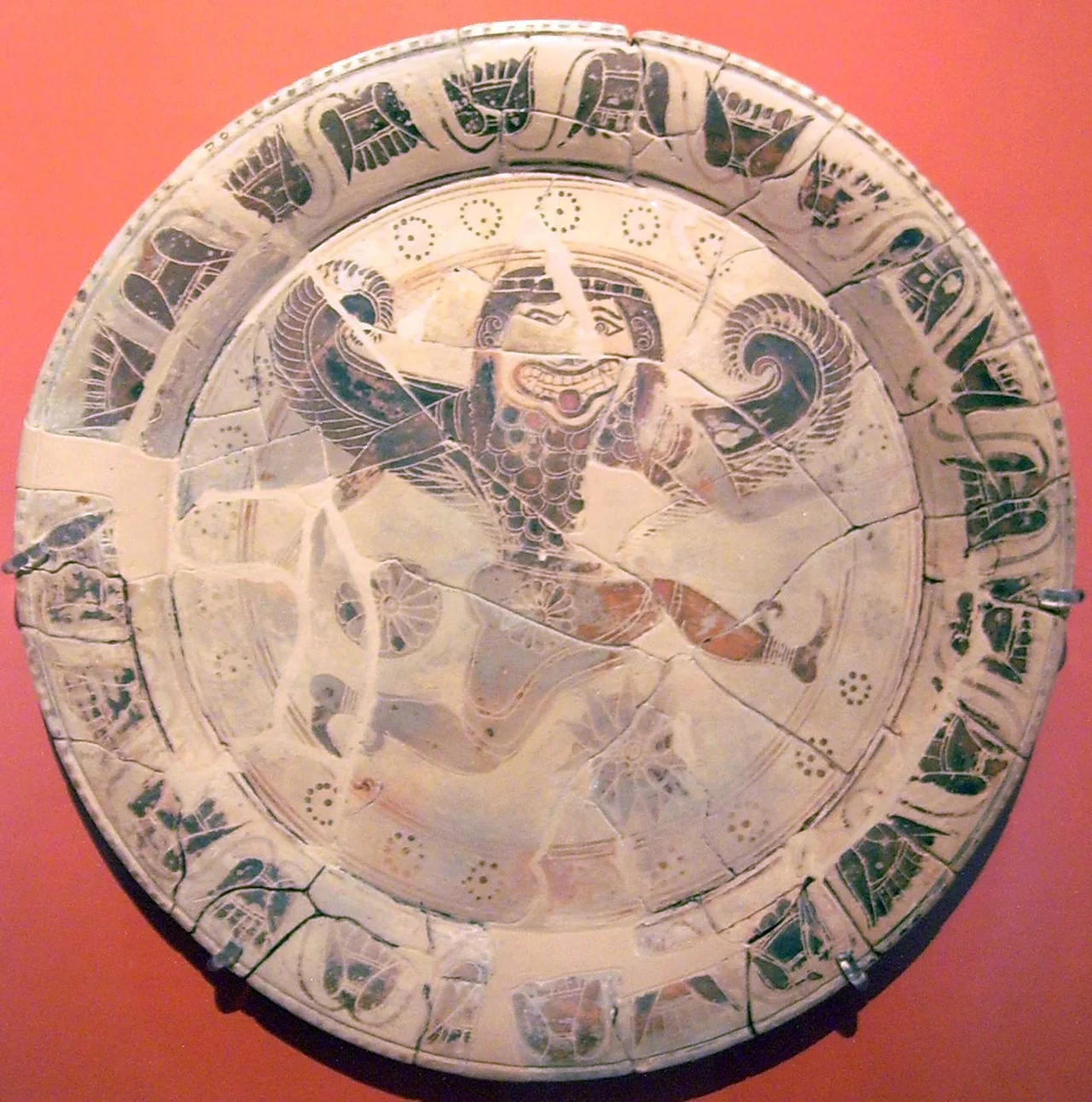 Attic black-figure Plate by the Anagyrus Painter; Gorgon; about 600/575 BC.; National Archeological Museum Athens (19171)