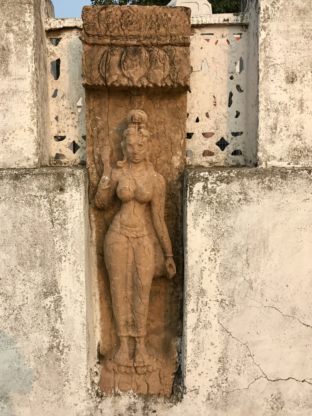 Sirpur, also referred in medieval era texts as Shripur (city of wealth), is a town on the banks of Mahanadi in Chhattisgarh. The site became archaeologically significant after a visit and report on a Laxman (Lakshmana) temple in 1872 by Alexander Cunningham, a colonial British India official. Sirpur is mentioned in the memoirs of the Chinese traveler Hieun Tsang as a location of monasteries and temples. The site has been significant for its temple ruins of Rama and Lakshmana of the Ramayana fame.
The site excavations after 1960, particularly after 2003, have yielded 22 Shiva temples, 5 Vishnu temples, 10 Buddha Viharas, 3 Jain Viharas, a 6th/7th century market and snana-kund (bath house). The site shows extensive syncretism, where Buddhist and Jain statues or motifs intermingle with Shiva, Vishnu and Devi temples. 

The region was conquered and plundered by the armies of Delhi Sultanate and later Deccan Sultanates. The town and temples were damaged in the wars and were abandoned. Dense vegetation grew over it and floods deposited silt. There is also evidence of possible earthquake damage. 20th and 21st century excavations have unearthed many monuments. The site is large and artwork stick out of farmlands and dirt roads in and near Sirpur.