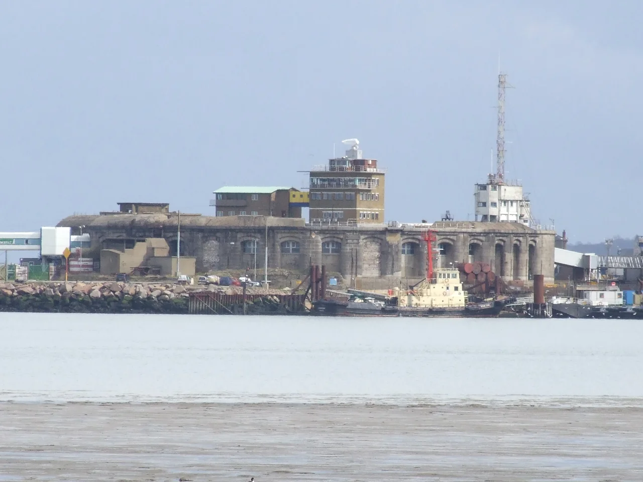 Grain, Kent in the civil parish of Isle of Grain, is a village on the Hoo Peninsula.
The fort at Garrison point, Sheerness  from Grain, on the far bank of the River Medway.


Camera location51° 27′ 03.6″ N, 0° 43′ 21.72″ E View this and other nearby images on: OpenStreetMap 51.451000;    0.722700