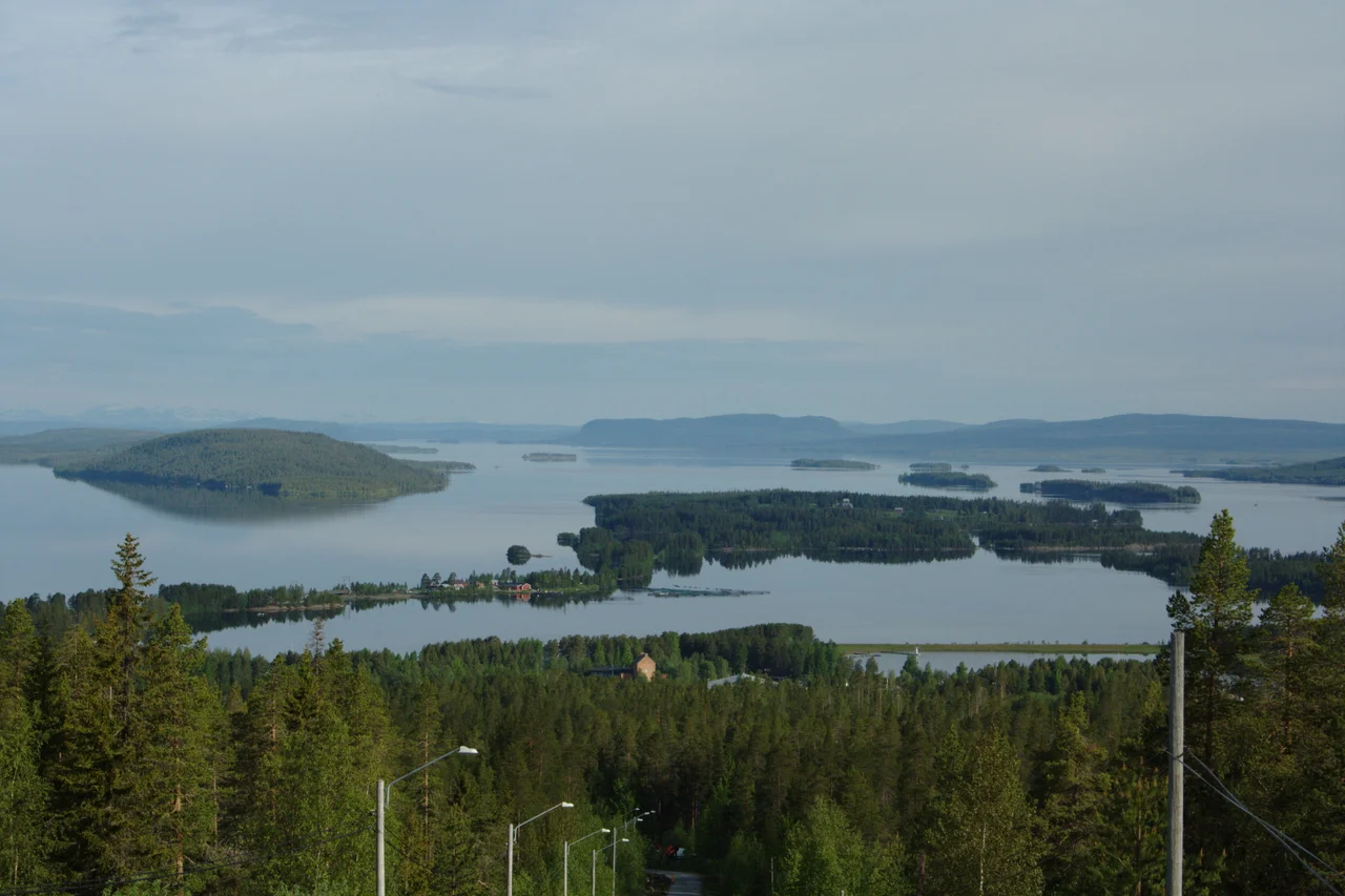 Utsikt från Utsikten på Stenseleberget i Storuman