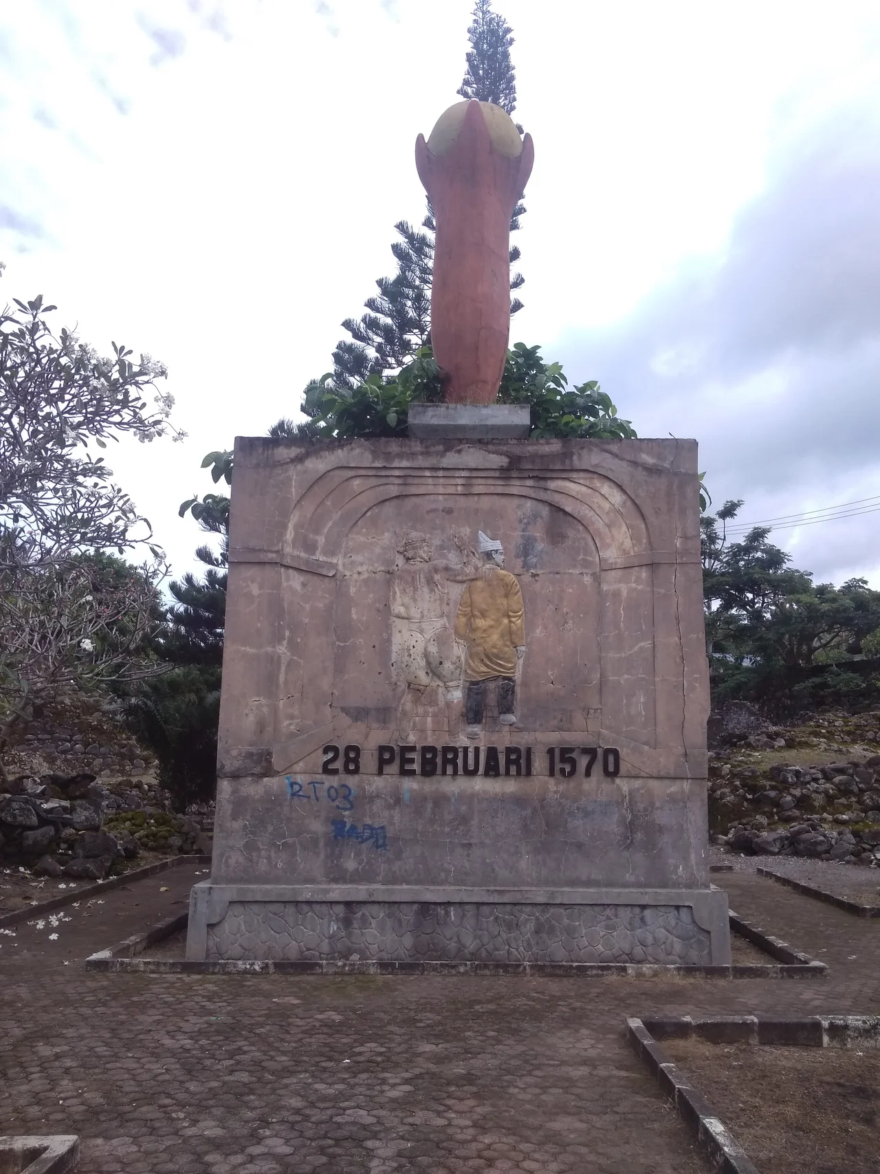 Benteng Kastela terletak di Kelurahan Kasetla, Pulau Ternate, Maluku Utara menceritakan tentang pembunuhan Sultan Khairun Ternate